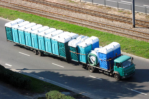 Best Construction site porta potty rental  in Venice, IL